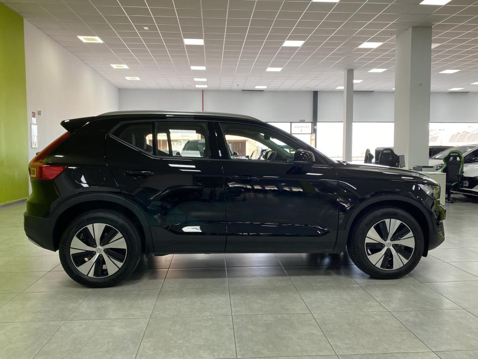 Volvo XC40 Momentum Pro B3 2.0G 163CV Auto MHEV