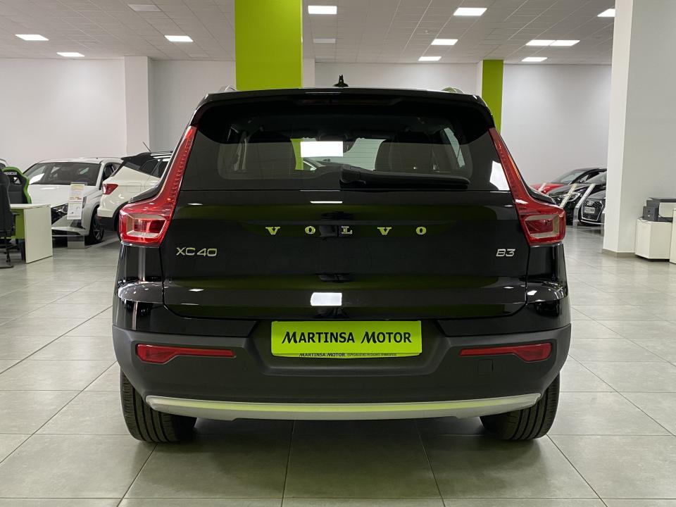 Volvo XC40 Momentum Pro B3 2.0G 163CV Auto MHEV