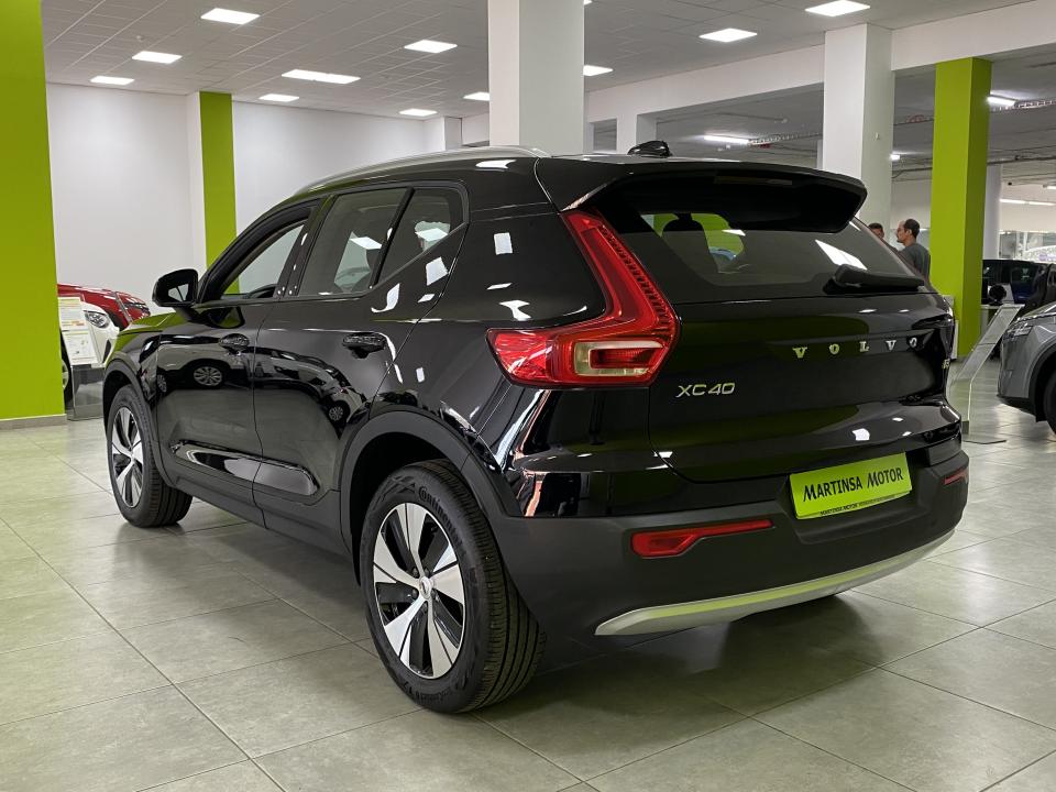 Volvo XC40 Momentum Pro B3 2.0G 163CV Auto MHEV