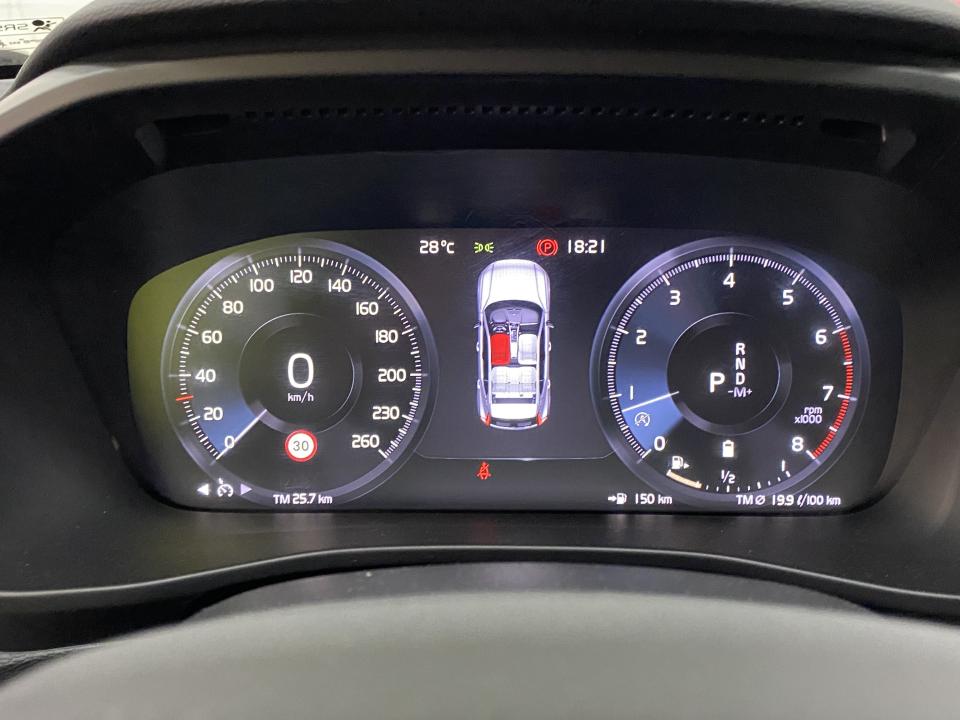 Volvo XC40 Momentum Pro B3 2.0G 163CV Auto MHEV