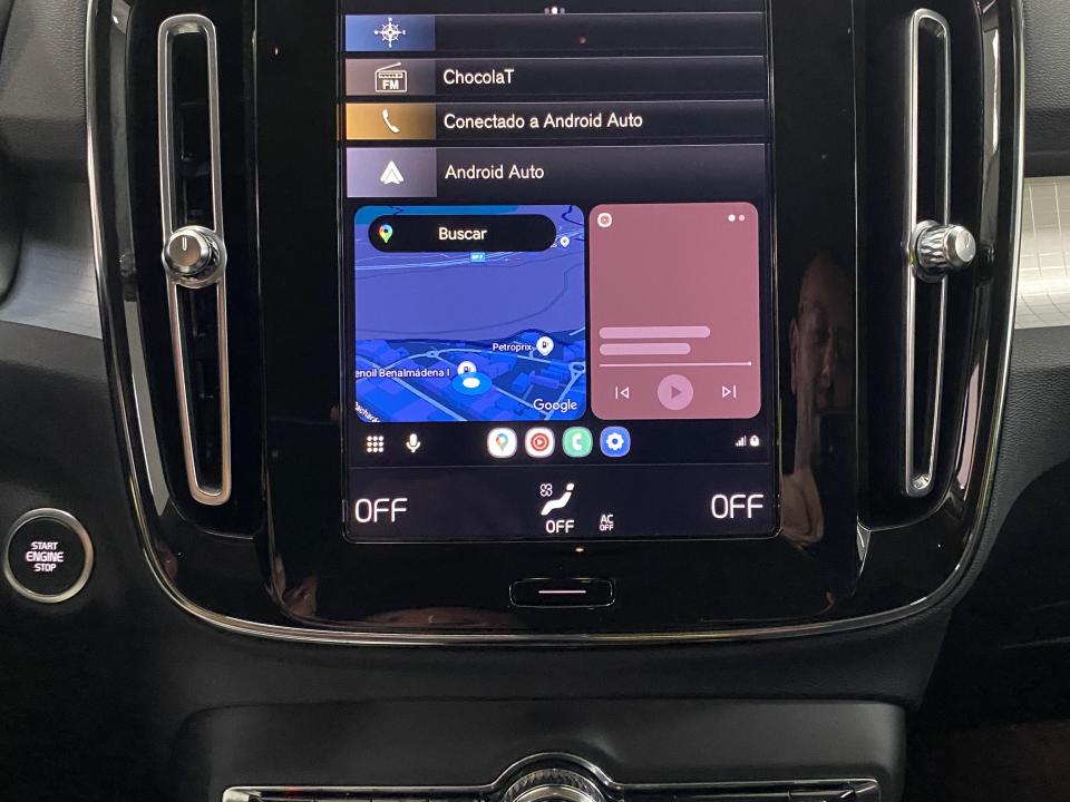 Volvo XC40 Momentum Pro B3 2.0G 163CV Auto MHEV