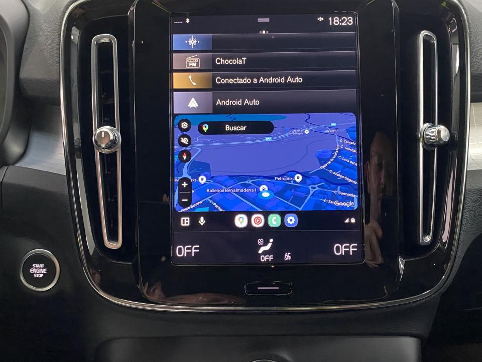 Volvo XC40 Momentum Pro B3 2.0G 163CV Auto MHEV