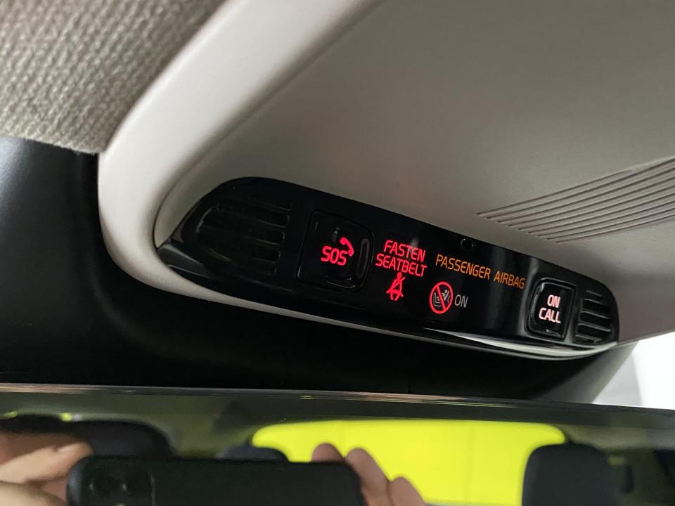 Volvo XC40 Momentum Pro B3 2.0G 163CV Auto MHEV