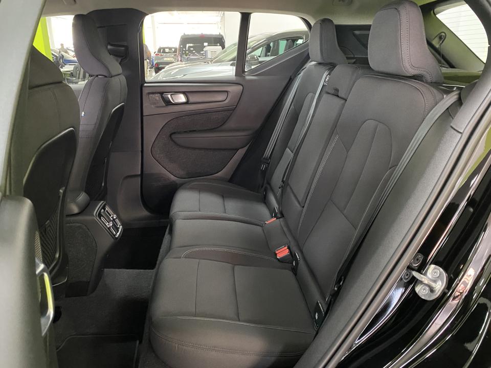 Volvo XC40 Momentum Pro B3 2.0G 163CV Auto MHEV