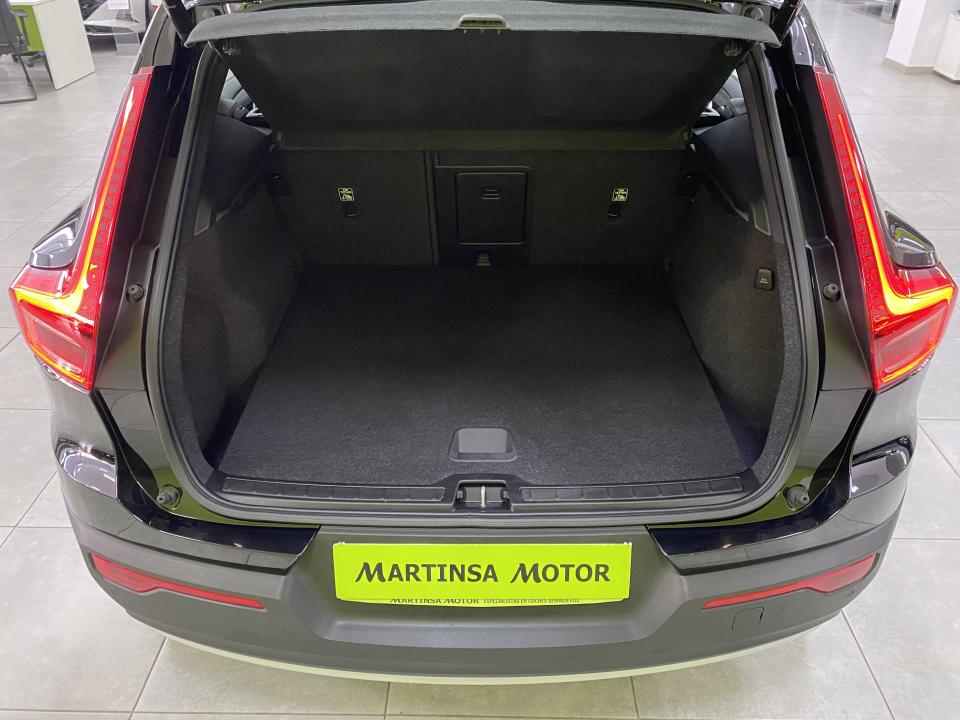 Volvo XC40 Momentum Pro B3 2.0G 163CV Auto MHEV
