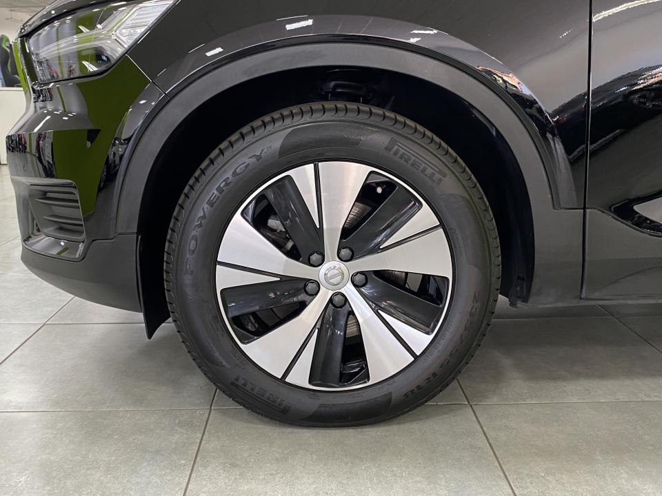Volvo XC40 Momentum Pro B3 2.0G 163CV Auto MHEV