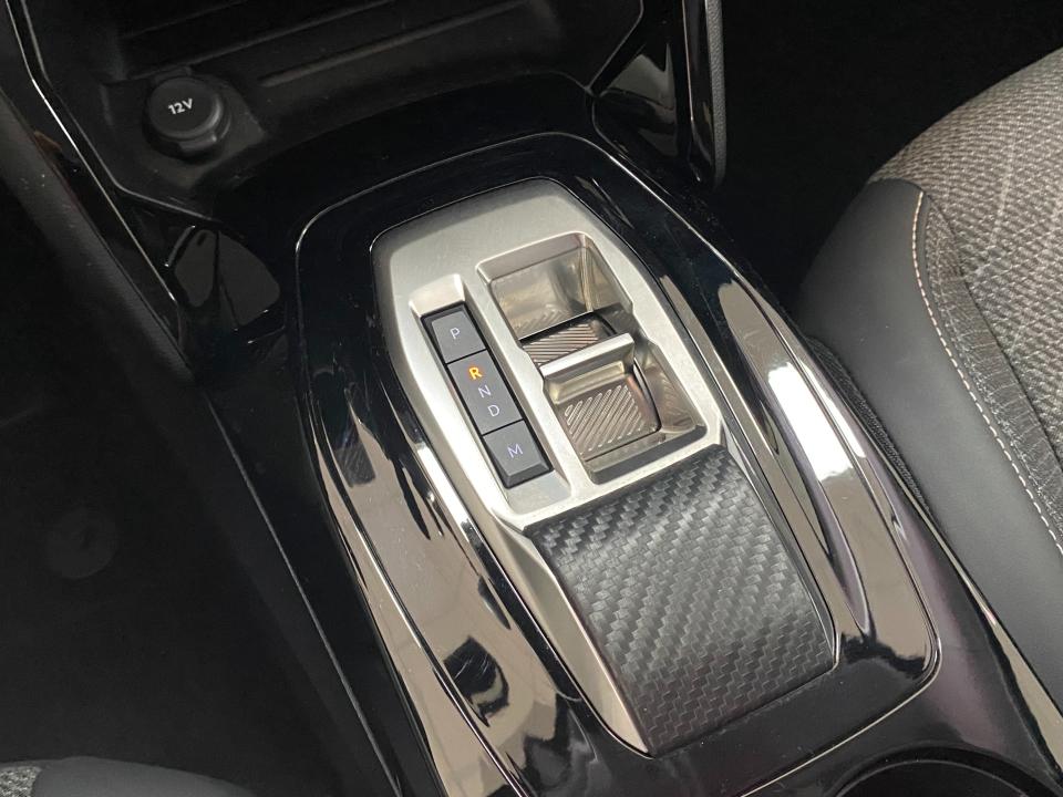 Peugeot 208 Allure Hybrid 1.2 eDCS6 100CV MHEV