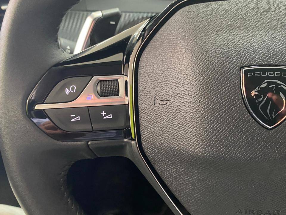 Peugeot 208 Allure Hybrid 1.2 eDCS6 100CV MHEV