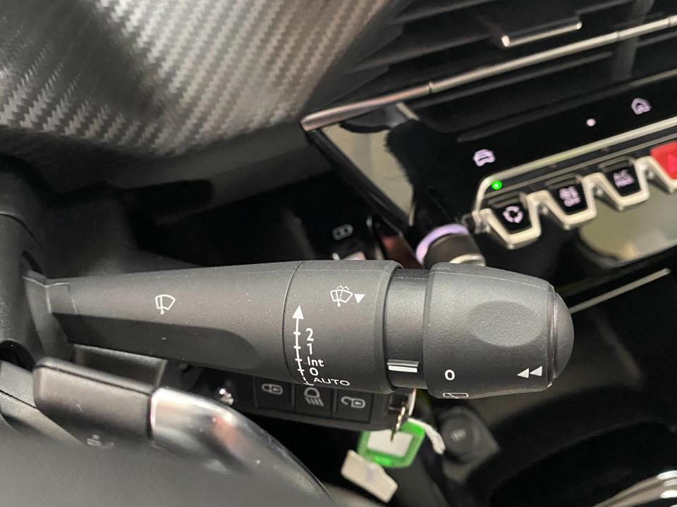 Peugeot 208 Allure Hybrid 1.2 eDCS6 100CV MHEV