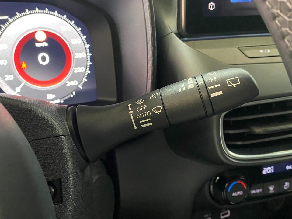 Nissan JUKE N-Connecta 1.0 DIG-T 114CV