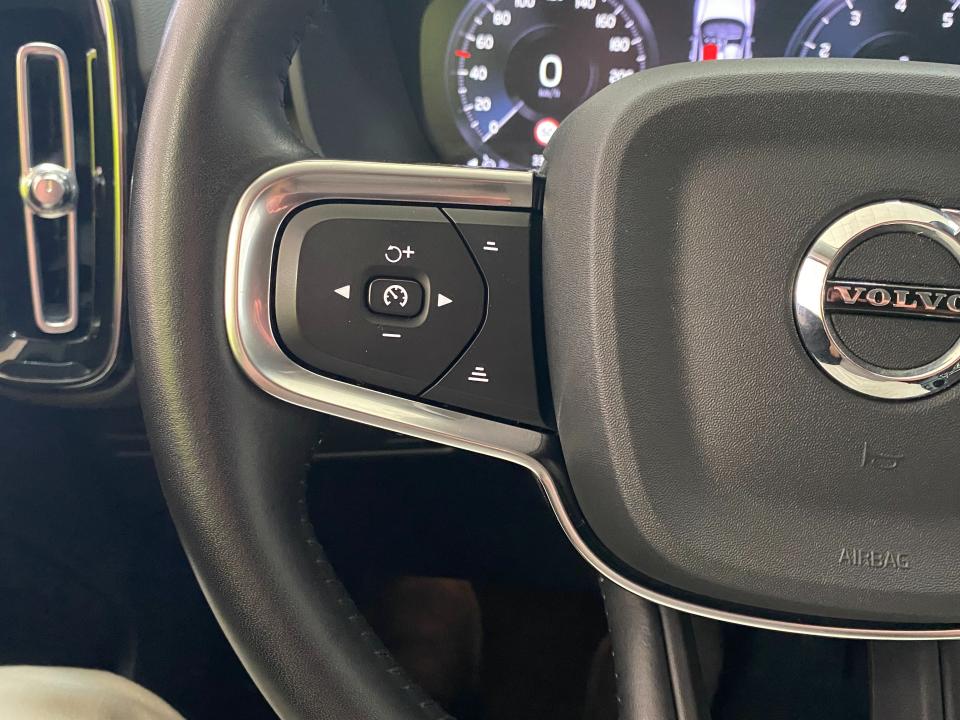 Volvo XC40 Momentum Pro T2 1.5 129CV Auto