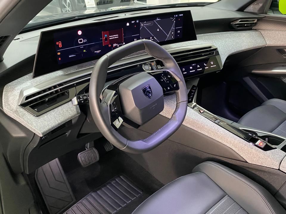 Peugeot 3008 Allure Hybrid 1.2 136CV eDCS6 MHEV