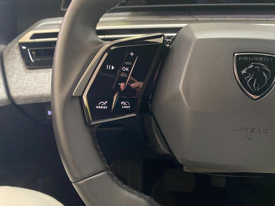 Peugeot 3008 Allure Hybrid 1.2 136CV eDCS6 MHEV