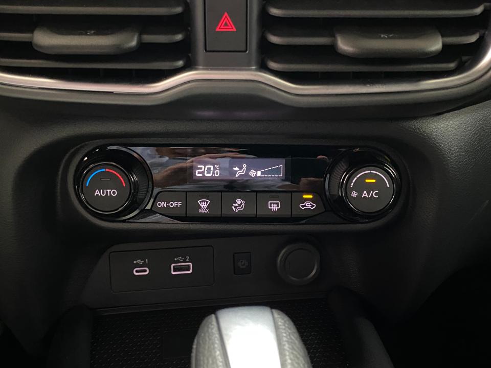 Nissan JUKE N-Connecta 1.0 DIG-T 114CV DCT