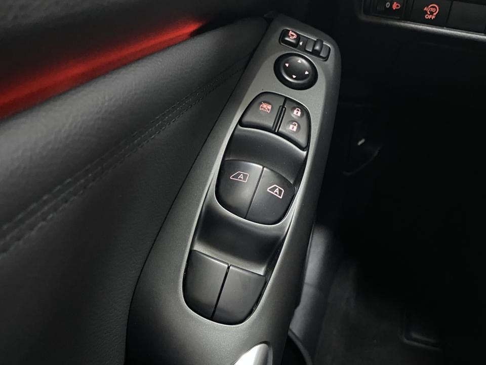 Nissan JUKE N-Connecta 1.0 DIG-T 114CV