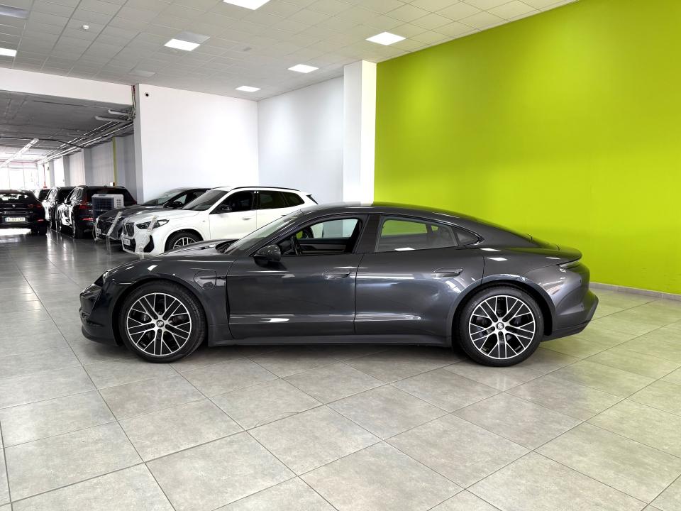 Porsche Taycan RWD 476CV con overboost
