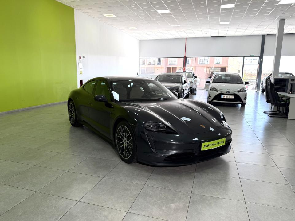 Porsche Taycan RWD 476CV con overboost