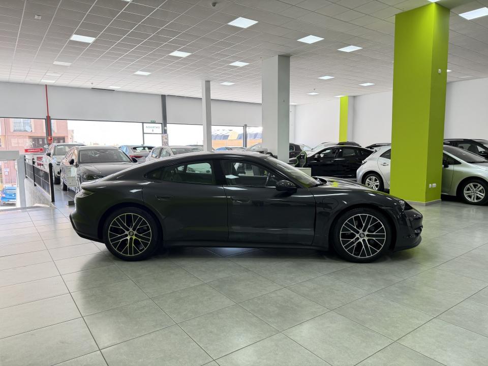 Porsche Taycan RWD 476CV con overboost