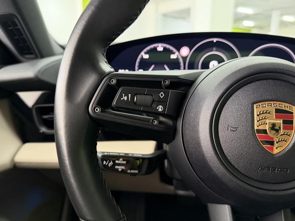 Porsche Taycan RWD 476CV con overboost