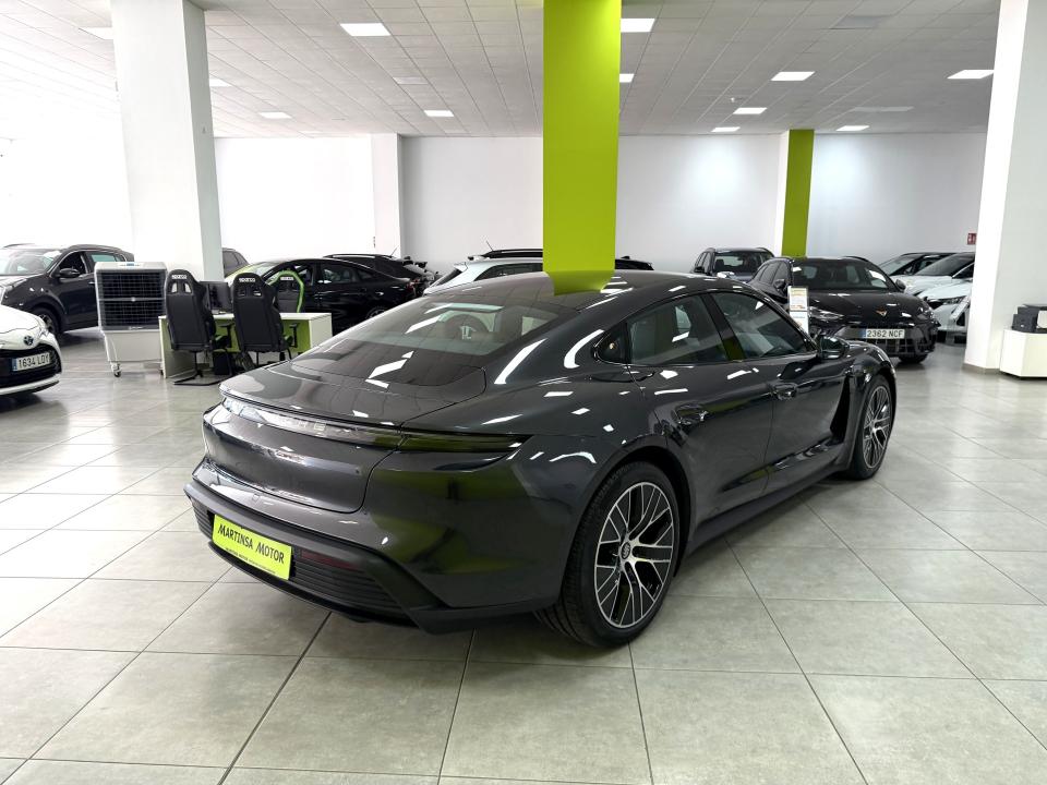 Porsche Taycan RWD 476CV con overboost
