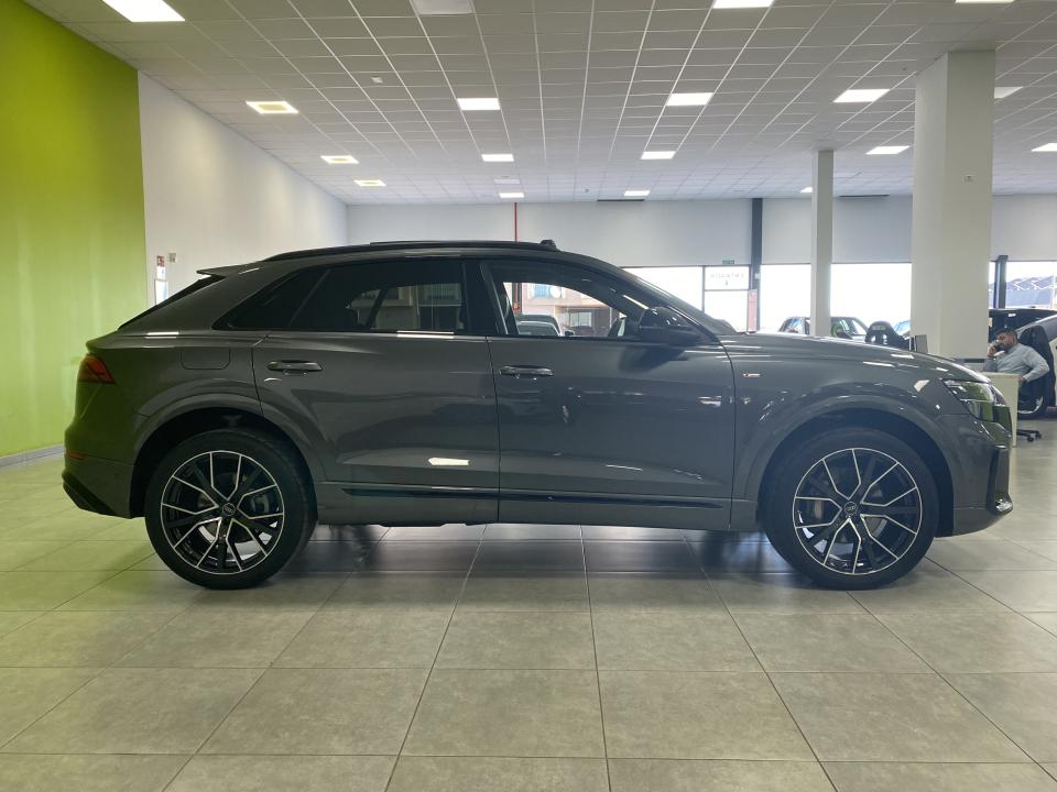 Audi Q8 Black line Quattro 50 3.0 TDI 286CV