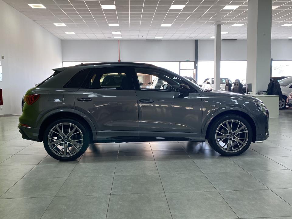 Audi Q3 Black line 35 2.0 TDI 150CV S-Tronic