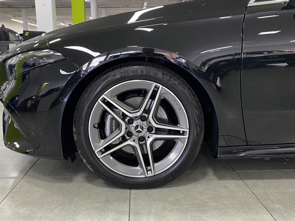 Mercedes Benz Clase A AMG 180 1.3 136CV Auto. MHEV