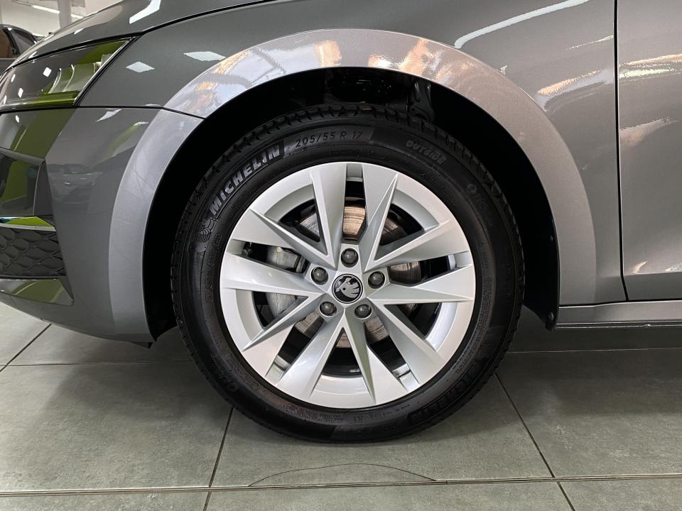 Skoda Octavia Combi Design 2.0 TDI 150CV DSG