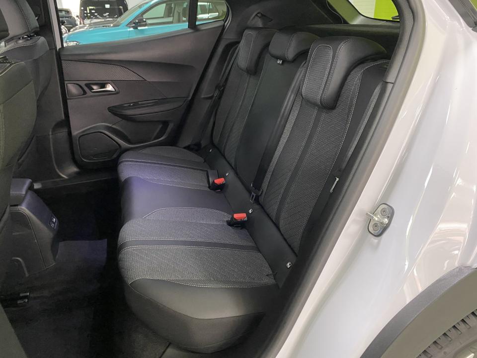 Peugeot 2008 Allure Hybrid 1.2 145CV eDCS6 MHEV