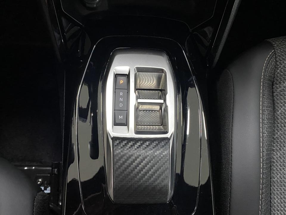 Peugeot 2008 Allure Hybrid 1.2 145CV eDCS6 MHEV