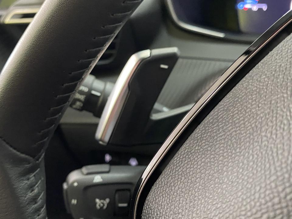 Peugeot 208 Allure Hybrid 1.2 100CV eDCS6 MHEV