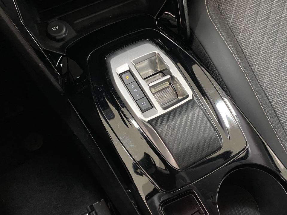 Peugeot 208 Allure Hybrid 1.2 100CV eDCS6 MHEV