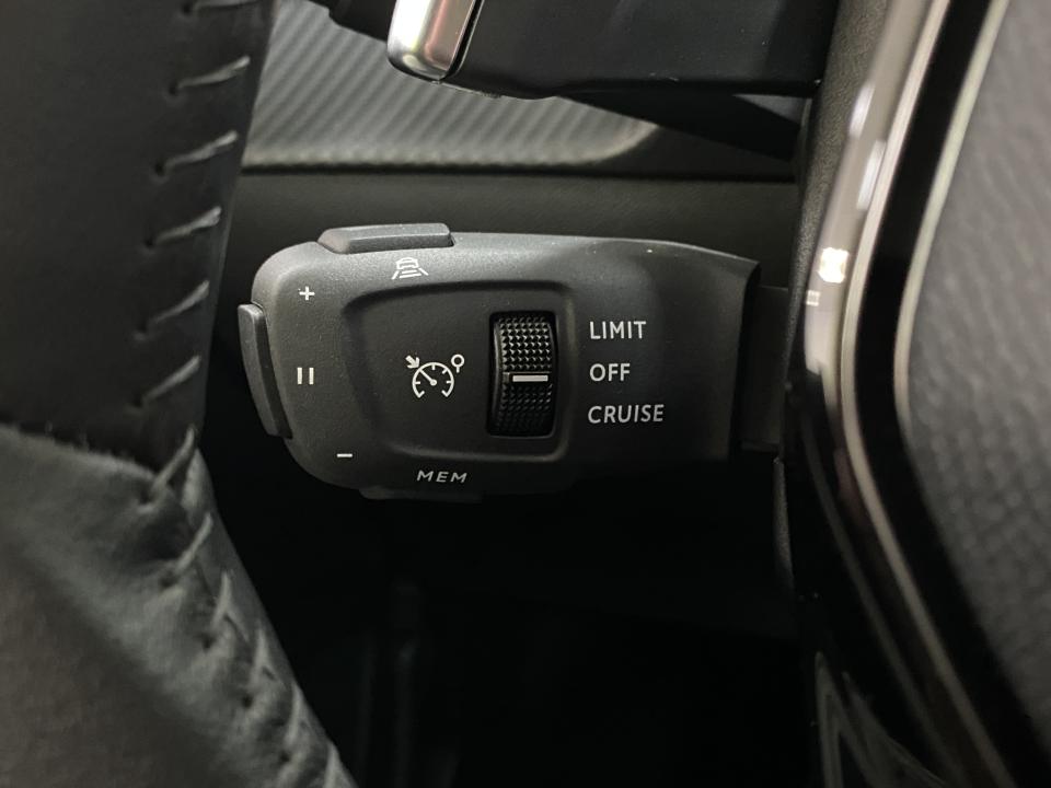 Peugeot 208 Allure Hybrid 1.2 100CV eDCS6 MHEV