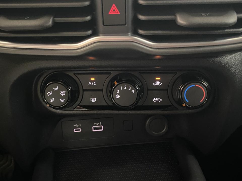 Nissan JUKE Acenta 1.0 DIG-T 114CV