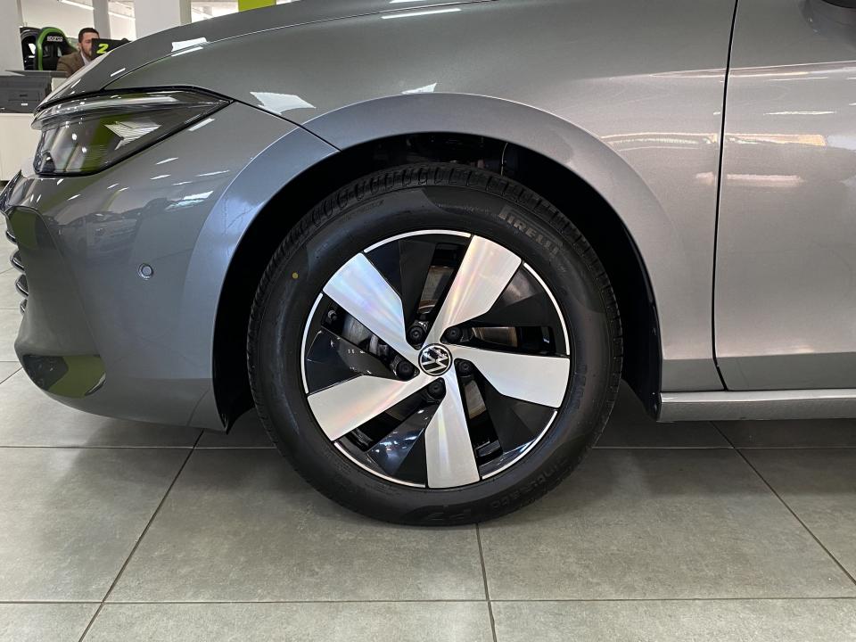 Volkswagen Passat Business 1.5 ETSI 150CV DSG MHEV