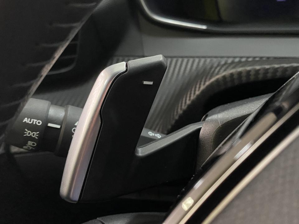 Peugeot 208 Allure Hybrid 1.2 110CV eDCS6 MHEV