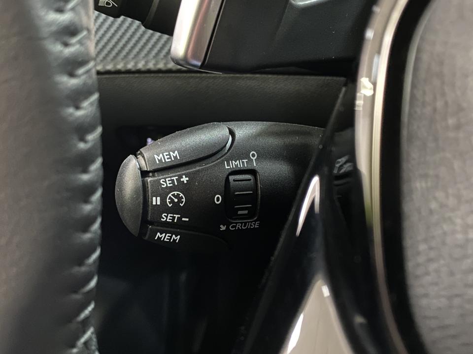 Peugeot 208 Allure Hybrid 1.2 110CV eDCS6 MHEV