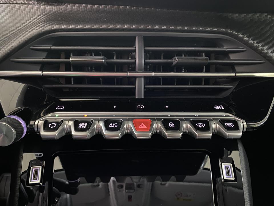 Peugeot 208 Allure Hybrid 1.2 110CV eDCS6 MHEV