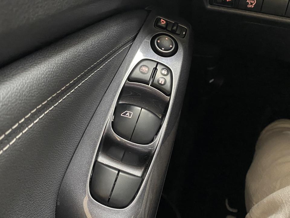 Nissan JUKE N-Connecta 1.0 DIG-T 114CV DCT