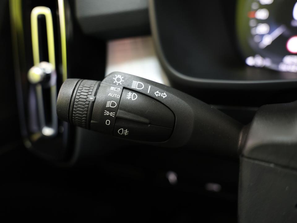 Volvo XC40 Momentum Pro T2 1.5 129CV Auto.