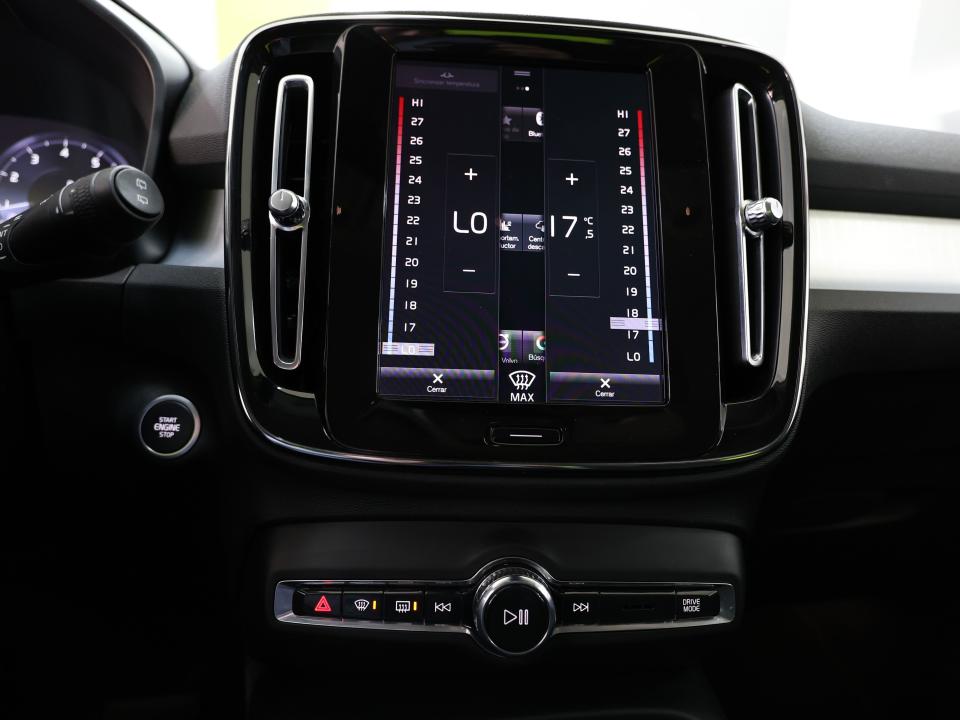 Volvo XC40 Momentum Pro T2 1.5 129CV Auto.