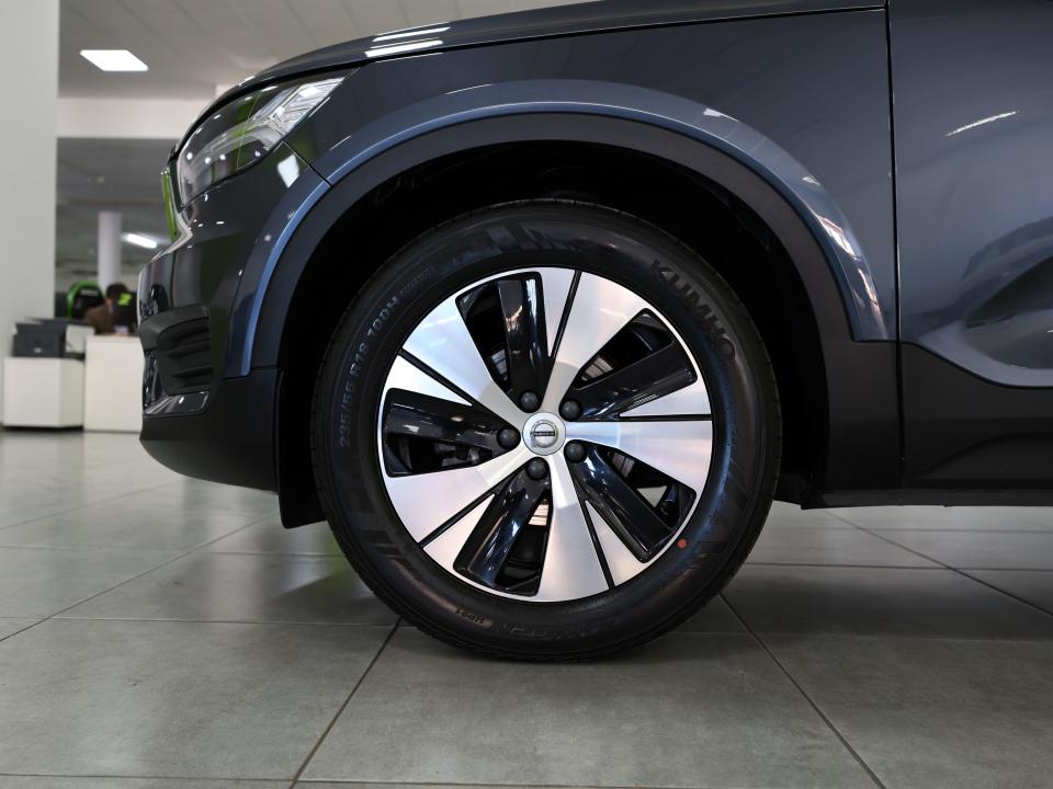 Volvo XC40 Momentum Pro T2 1.5 129CV Auto.