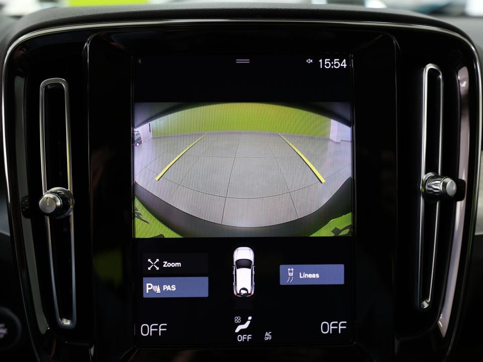 Volvo XC40 Momentum Pro T2 1.5 129CV Auto.