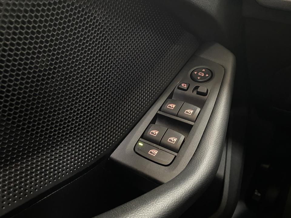 BMW Serie 1 118i 1.5i 136CV