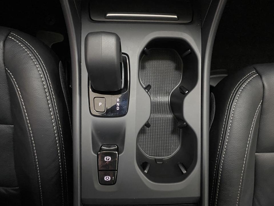 Volvo XC40 Momentum Pro 4x4 B4 2.0G 197CV Auto MHEV