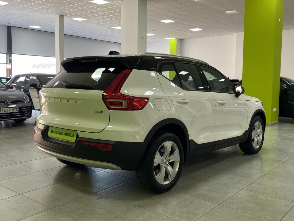 Volvo XC40 Momentum Pro 4x4 B4 2.0G 197CV Auto MHEV