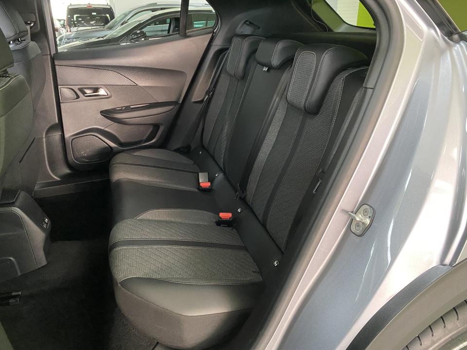 Peugeot 2008 Allure Hybrid 1.2 145CV eDCS6 MHEV