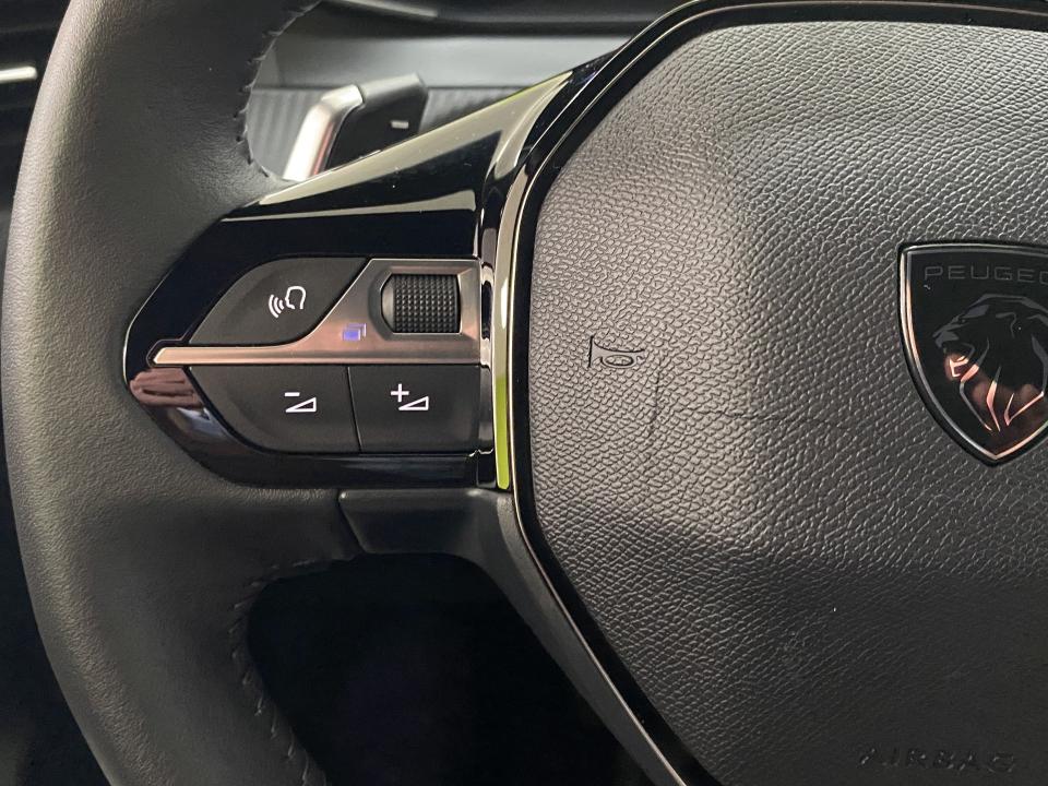 Peugeot 2008 Allure Hybrid 1.2 145CV eDCS6 MHEV