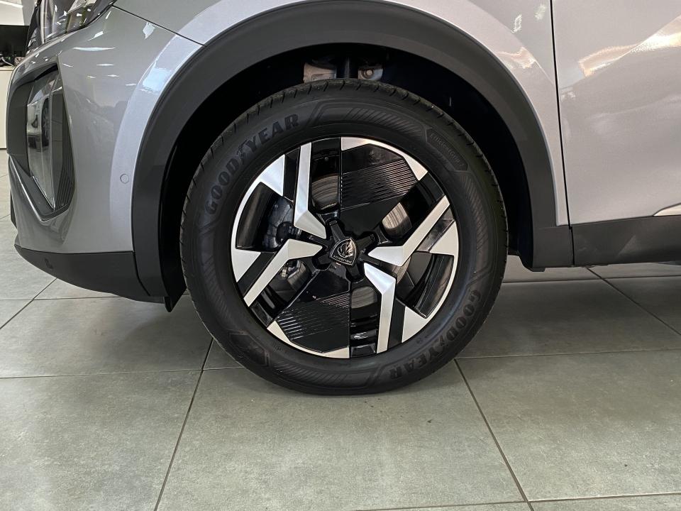 Peugeot 2008 Allure Hybrid 1.2 145CV eDCS6 MHEV