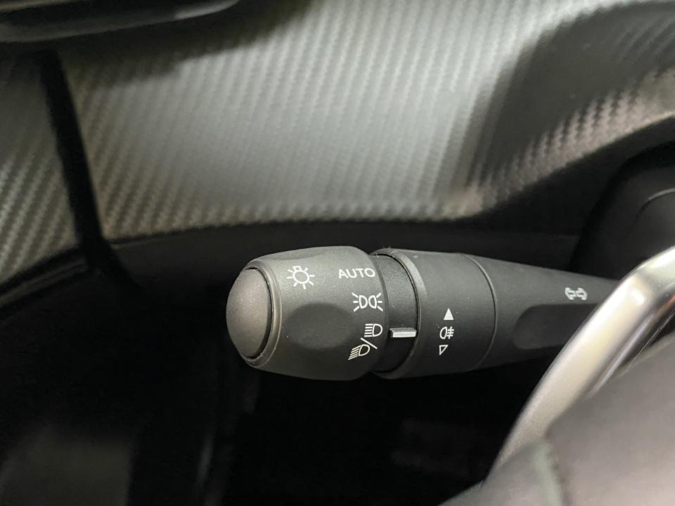 Peugeot 2008 Allure Hybrid 1.2 145CV eDCS6 MHEV